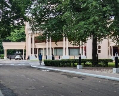 তিন বাহিনীর প্রধান যমুনায়