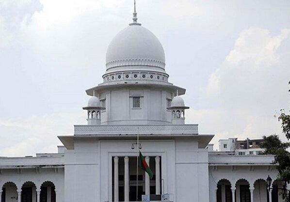 সারাদেশে অবৈধ বালু উত্তোলনকারীদের তালিকা তৈরির নির্দেশ হাইকোর্টের