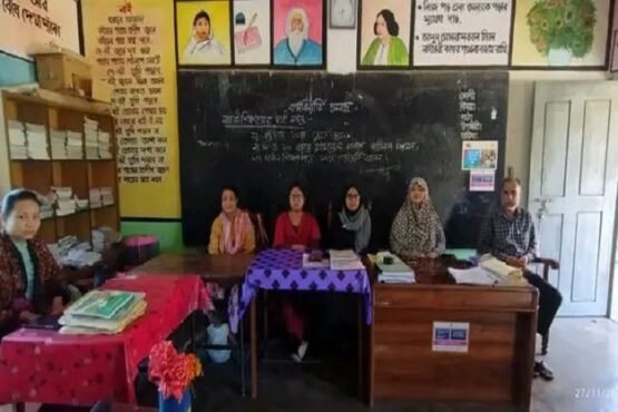 আলীকদমে আবারো কর্মবিরতিতে বিভিন্ন সরকারি প্রাথমিক বিদ্যালয়ের শিক্ষকরা