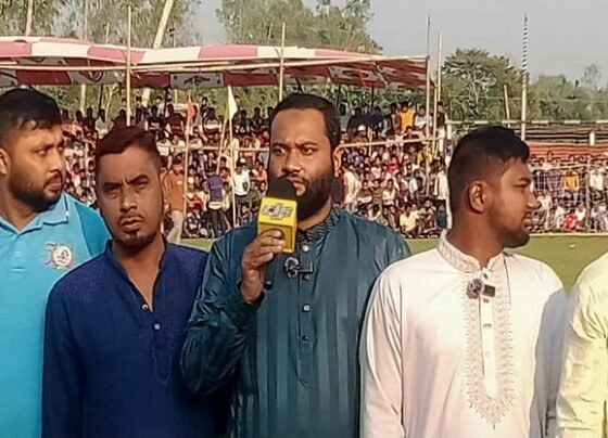 পঞ্চগড়ে টুনিরহাট গোল্ডকাপ ফুটবল টুনামেন্টর চুড়ান্ত খেলা অনুষ্ঠিত