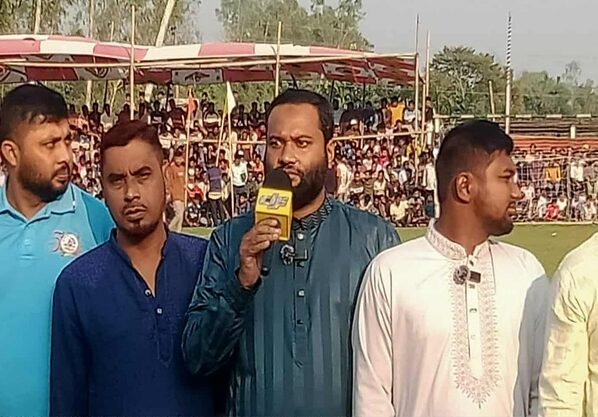 পঞ্চগড়ে টুনিরহাট গোল্ডকাপ ফুটবল টুনামেন্টর চুড়ান্ত খেলা অনুষ্ঠিত