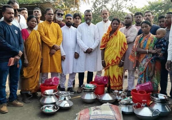 ঠাকুরগাঁওয়ে আগুনে ক্ষতিগ্রস্ত পরিবারকে যুবদলের ত্রাণ ও নগদ অর্থ সহায়তা