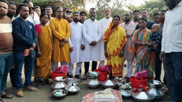 ঠাকুরগাঁওয়ে আগুনে ক্ষতিগ্রস্ত পরিবারকে যুবদলের ত্রাণ ও নগদ অর্থ সহায়তা