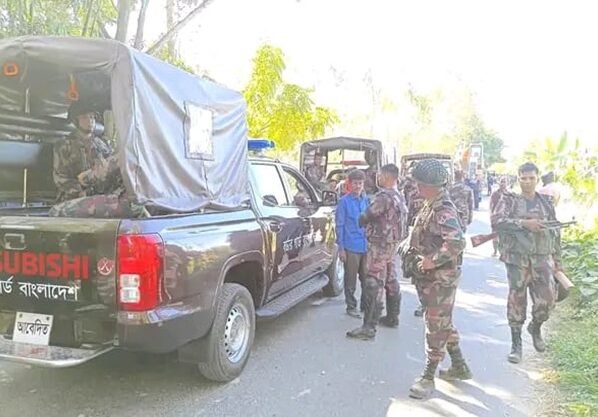 লামায় আইনশৃঙ্খলা বাহিনীর ওপর শ্রমিকদের হামলা, আহত অন্তত-২০