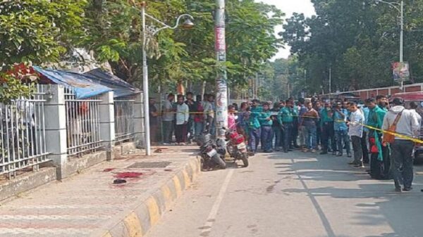 খুলনায় আদালতে হাজিরা দিতে আসা দুজনকে গুলি করে হত্যা