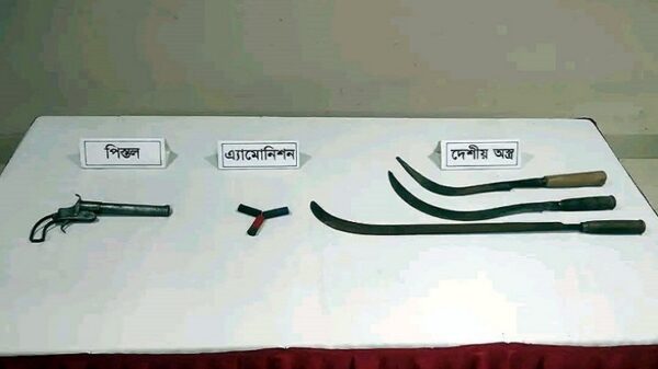 গাংনীতে সেনাবাহিনীর অভিযানে অস্ত্র ও গুলি উদ্ধার