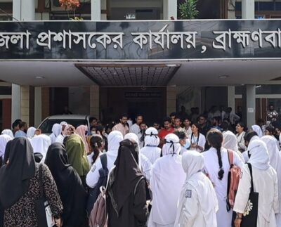 অবৈধ স্থাপনা উচ্ছেদে শিক্ষার্থীদের আলটিমেটাম:- বৃহত্তর আন্দোলনের হুঁশিয়ারি