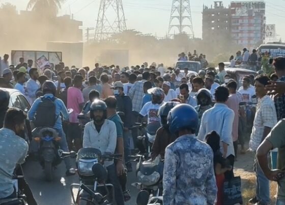 ব্রাহ্মণবাড়িয়ায় বিএনপির দলীয় প্রার্থী মনোনয়ন দাবিতে ঢাকা-সিলেট মহাসড়ক অবরোধ 