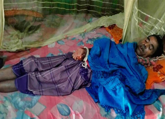 পাররামরামপুরে কৃষকের ঘরে মধ্যরাতে হামলা ও টাকা লুটের অভিযোগ