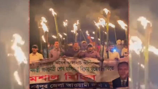 শেরপুরে নিষিদ্ধ আওয়ামী লীগের মশাল মিছিল, প্রতিবাদে ছাত্রদল ও যুবদলের পাল্টা বিক্ষোভ