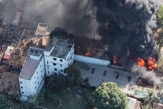 গাজীপুরে কারখানায় আগুন, ৩ ঘণ্টা পর আগুন নিয়ন্ত্রণে 