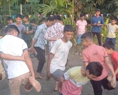 পঞ্চগড়ে হারিয়ে যাওয়া গ্রামীণ খেলায় মেতে উঠলেন সবাই