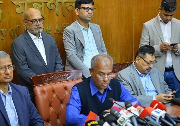 হাদির ওপর হামলাকারীদের ধরিয়ে দিতে ৫০ লাখ টাকা পুরস্কার ঘোষণা