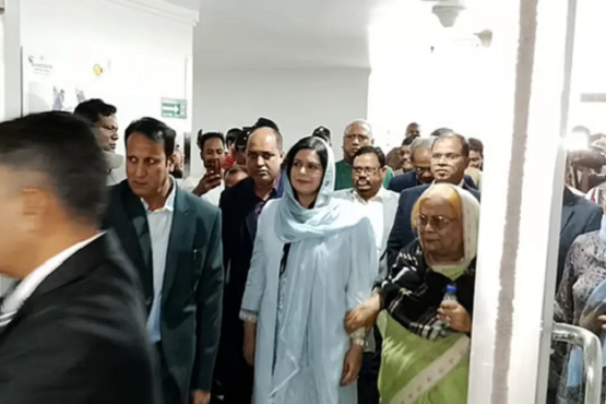 এভারকেয়ার হাসপাতালে পৌঁছেছেন জুবাইদা রহমান