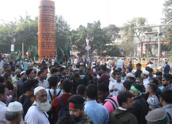 শাহবাগে বিক্ষোভ থেকে ভারতীয় পণ্য বয়কটের ডাক