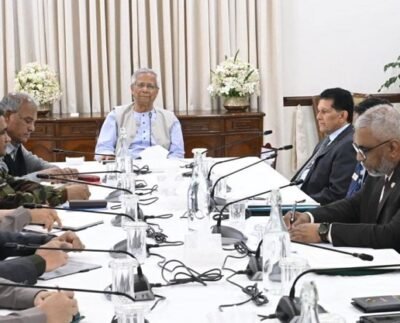 আইনশৃঙ্খলা পরিস্থিতি স্বাভাবিক রাখতে প্রধান উপদেষ্টার নির্দেশনা