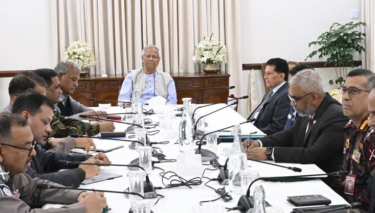 আইনশৃঙ্খলা পরিস্থিতি স্বাভাবিক রাখতে প্রধান উপদেষ্টার নির্দেশনা