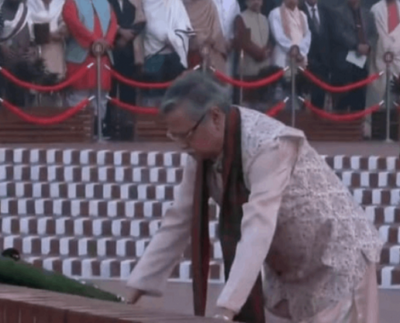 বিজয় দিবসে স্মৃতিসৌধে রাষ্ট্রপতির শ্রদ্ধা