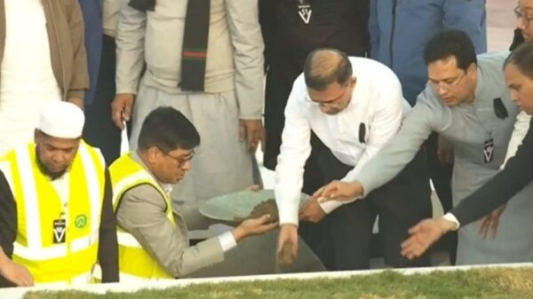 রাষ্ট্রীয় মর্যাদায় স্বামীর কবরের পাশে সমাহিত হলেন খালেদা জিয়া