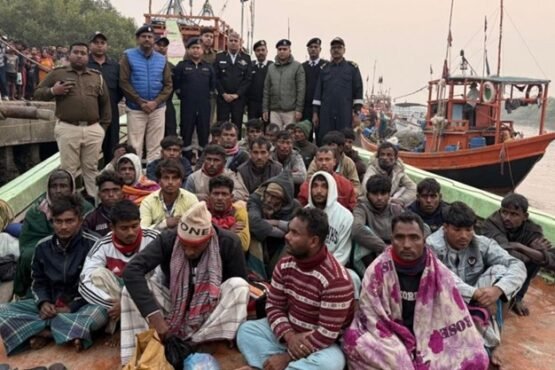 ৩৫ বাংলাদেশি জেলেকে গ্রেফতার করেছে ভারত