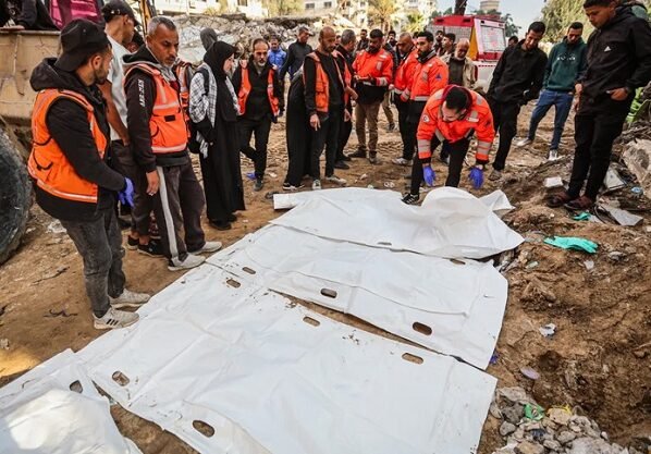 গাজায় ধ্বংসস্তূপের নিচ থেকে একই পরিবারের ৩০ লাশ উদ্ধার