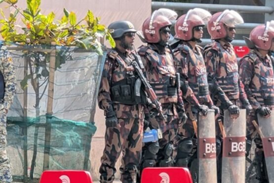 এভারকেয়ারের সামনে বিজিবি মোতায়েন