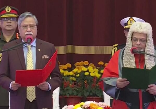 শপথ নিলেন নতুন প্রধান বিচারপতি জুবায়ের রহমান চৌধুরী