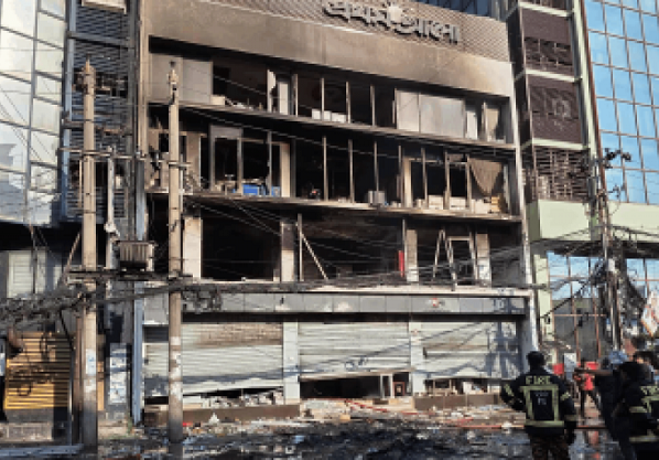 প্রথম আলো ও ডেইলি স্টারে হামলার ঘটনায় গ্রেফতার ৯