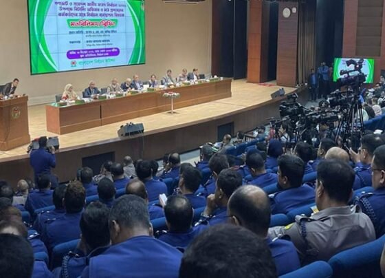 মোবাইল ব্যাংকিং কার্যক্রম নিয়ন্ত্রণের পরামর্শ দিলো পুলিশ প্রশাসন