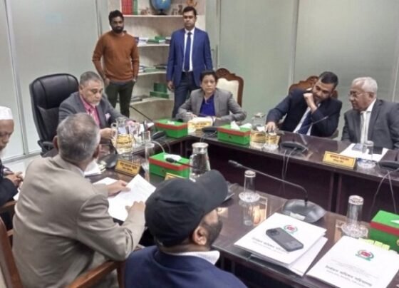 বৈঠকে বসেছে নির্বাচন কমিশন, নির্ধারিত হতে পারে তফসিলের তারিখ