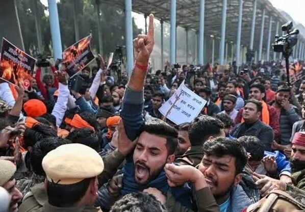 নয়াদিল্লি, কলকাতা, আগরতলায় বাংলাদেশ হাইকমিশনের সামনে বিক্ষোভ