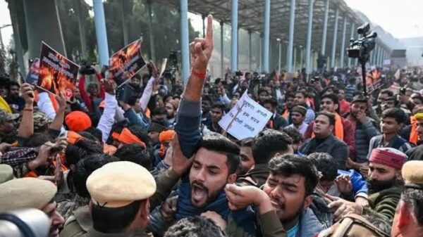 নয়াদিল্লি, কলকাতা, আগরতলায় বাংলাদেশ হাইকমিশনের সামনে বিক্ষোভ