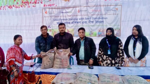 ঠাকুরগাঁওয়ে বিনামূল্যে কৃষকের মাঝে পুষ্টিসমৃদ্ধ জিংক ধানের বীজ বিতরণ