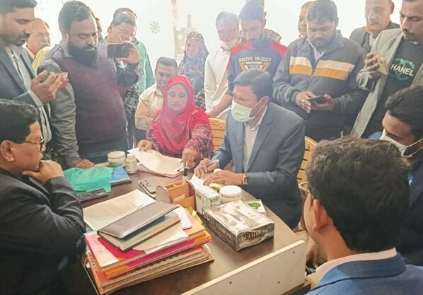 পঞ্চগড়ে হোমিও ঔষধের দোকান হতে ভারতীয় সাপ্লিমেন্ট পণ্য জব্দ, জরিমানা