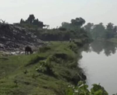 শেরপুরে আবর্জনা ফেলা হচ্ছে নদীর পাড়ে, বাড়ছে স্বাস্থ্যঝুঁকি
