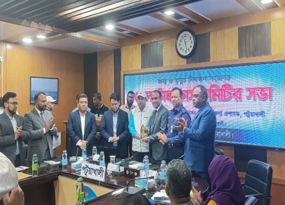 জন্ম ও মৃত্যু নিবন্ধনে পটুয়াখালীতে গলাচিপা উপজেলা প্রথম, জেলা প্রশাসনের অভিনন্দন স্মারক প্রদান