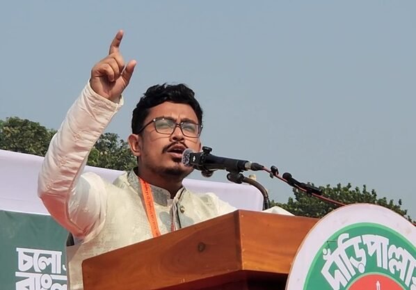 লন্ডন, দিল্লী ও পিণ্ডিতে বসে রাজনীতি নয় আসতে হবে বাংলাদেশে- সাদিক কায়েম