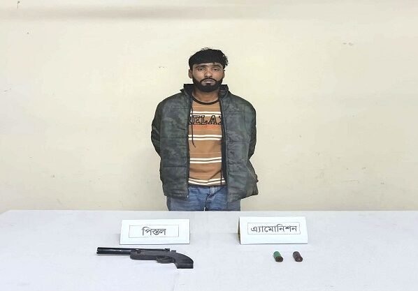 গাংনী যৌথবাহিনীর অভিযানে অস্ত্র ও গুলিসহ মোশারফ আটক