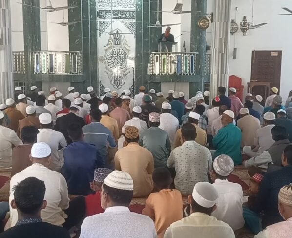 ব্রাহ্মণবাড়িয়ায় বেগম খালেদা জিয়ার রোগমুক্তি কামনায় ঐতিহ্যবাহী আড়াইবাড়ী দরবার শরীফে দোয়া মাহফিল