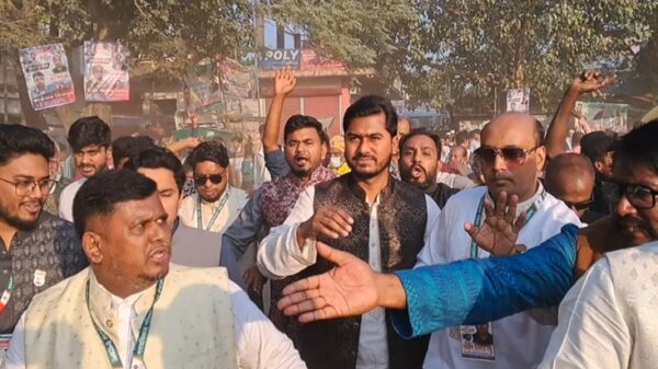 প্রথাগত রাজনীতির বাইরে নতুন নেতৃত্বকে স্বাগত জানানোর আহ্বান নুরুল হক নুরের