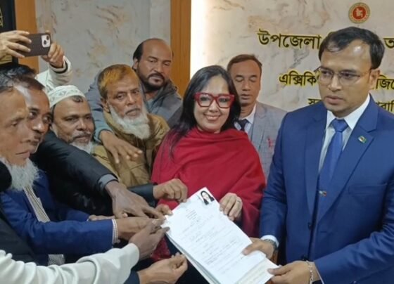 ব্রাহ্মণবাড়িয়া-২ আসনে মনোনয়নপত্র জমা দিলেন রুমিন ফারহানা