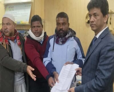 পঞ্চগড়ে ইটভাটায় অভিযান বন্ধ করার জন্য ডিসির কাছে স্মারকলিপি