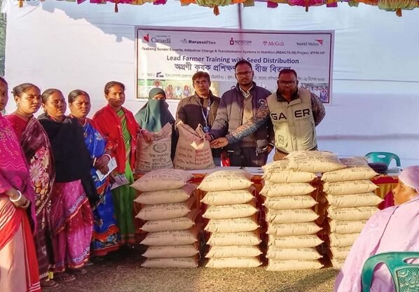 ঠাকুরগাঁওয়ে ৮৫জন ‍কৃষকের মাঝে বিনামূল্যে জিংক ধানের বীজ বিতরণ