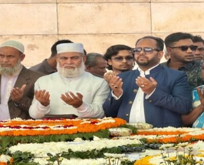 শহীদ জিয়াউর রহমান ও বেগম খালেদা জিয়ার কবরে যুক্তরাজ্য কৃষকদলের পুষ্পস্তবক অর্পণ