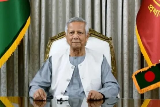 নির্বাচনের আগে লুট হওয়া অস্ত্র উদ্ধারের তাগিদ প্রধান উপদেষ্টার