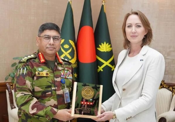 সেনাপ্রধানের সঙ্গে অস্ট্রেলিয়ার হাইকমিশনারের সৌজন্য সাক্ষাৎ