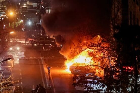 ইরানে বিক্ষোভে নিহত অন্তত ৫ হাজার, দাবি সরকারি কর্মকর্তার