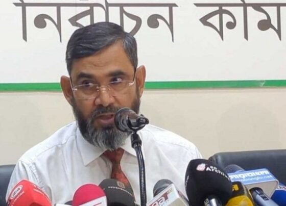 এবারের নির্বাচন লাইনচ্যুত ট্রেনকে আবার লাইনে তোলার মতো: ইসি সানাউল্লাহ