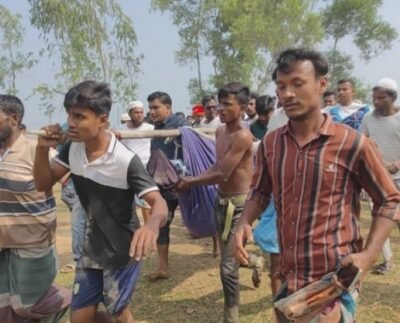 টেকনাফে সীমান্ত এলাকায় মাইন বিস্ফোরণে যুবক আহত, সড়ক অবরোধ