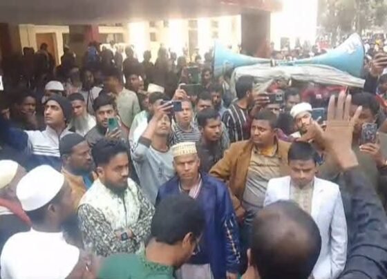 পঞ্চগড়ে রিটার্নিং কর্মকর্তার সাথে বৈঠক, বিক্ষোভকারীদের কর্মসূচী প্রত্যাহার